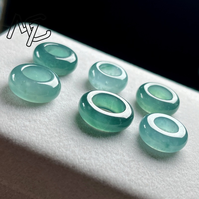 Natural Emerald Blue Water Luc - огляд і ціна Jewelry & Watches Bench