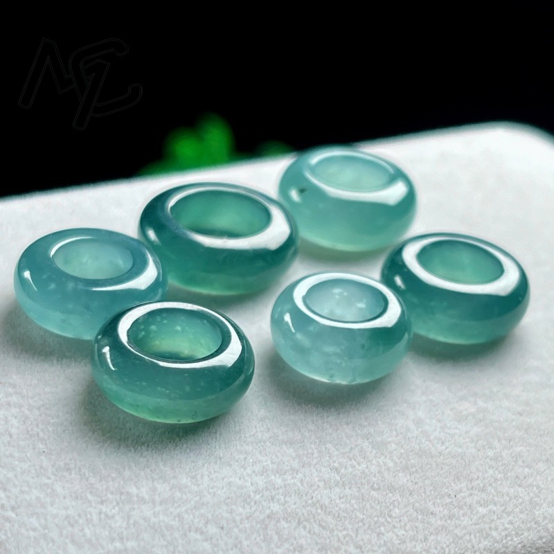 Natural Emerald Blue Water Luc - огляд і ціна Jewelry & Watches Bench